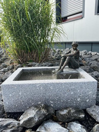 Produktbild von IDYL Vogeltränke Granit mit Bronze Figur