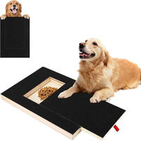 Produktbild von Ibenzoa Hunde-Nagelpflegebrett aus BPA-freiem Kunststoff mit Snackbox für sichere Nagelpflege und Training