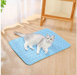 ibettertec Hundematte Selbstkühlende Tierdecke mit Arc-Chill-Gewebe Blau Größe L – Bild 1 von 1