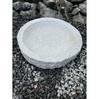 Produktbild von IDYL Vogeltränke aus Granit rund Ø 30 cm hellgrau