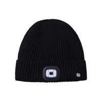 Produktbild von Imperial Riding Chilly Black LED Mütze aus Fleece in Schwarz für Damen und Herren