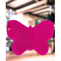 Produktbild von Imperial Riding IRHBrush Reinigungspad aus Silikon in Rosa
