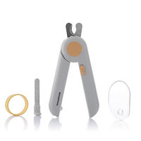 Produktbild von InnovaGoods LED Nagelschneider Clipet Krallenschere für Haustiere mit integrierter Nagelfeile und halbmondförmigem Schnitt