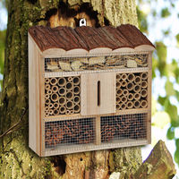 Produktbild von Insektenhotel aus Naturholz mit Bambus und Tannenzapfen 30x9,5x30 cm