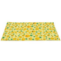 Produktbild von Intirilife Selbstkühlende Kühlmatte für Hunde und Katzen in Weiß mit Ananas Motiv 50 x 90 cm wasserdicht und abwischbar - 50 cm