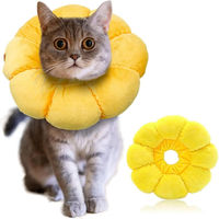 Produktbild von IOSPKKIO Verstellbare Sonnenblume Halskrause aus Plüsch für Katzen und kleine Hunde in Gelb