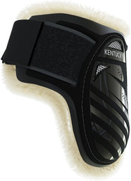 Produktbild von Kentucky Horsewear Lammfell Streichkappe Bamboo für Jungpferde