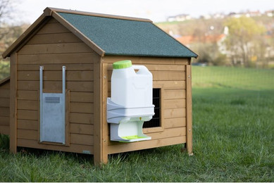 Produktbild von Kerbl SmartCoop Geflügeltränke 10 Liter mit Wandhalterung - 10 l