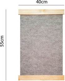 Produktbild von Kratzbrett für Katzen aus Naturholz mit kratzfester Polyester-Matte
