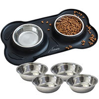 Produktbild von KaraLuna Napfunterlage aus Silikon mit Edelstahl Futternäpfen für Hunde und Katzen Schwarz Größe M - 400 ml
