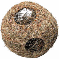 Produktbild von Karlie Grasnest Spielzeug aus Naturgras mit 4 Löchern für Hamster und Mäuse Durchmesser 10 cm