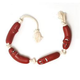 Produktbild von Karlie Hundespielzeug Vinyl-Wurstkette aus Kunststoff in Rot
