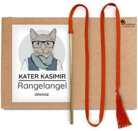 Kater Kasimir Katzen Spielangel aus Buchenholz mit orangefarbenem Baumwollband – Bild 1 von 3