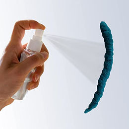 Kater Kasimir Katzenspielzeug Set mit Bio Katzenminze Spray und 3 handgerollten Filzwürmchen aus bunter Schurwolle für Katzen – Bild 1 von 2