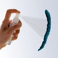 Produktbild von Kater Kasimir Katzenspielzeug Set mit Bio Katzenminze Spray und 3 handgerollten Filzwürmchen aus bunter Schurwolle für Katzen