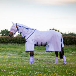 Produktbild von Kentucky Horsewear Amigo Bug Buster Pferdedecke aus Polyester in Blau-Weiß