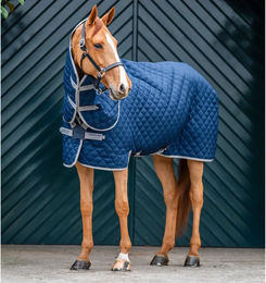Kentucky Horsewear Amigo Quilted Stable Plus Pferdestalldecke 200g aus Polyester – Bild 1 von 2