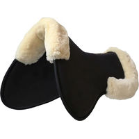Produktbild von Kentucky Horsewear Anatomisches Sattelpad Absorb mit Lammfell und Memory Foam Schwarz