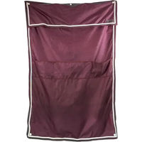Produktbild von Kentucky Horsewear Boxenwandvorhang Classic aus Oxford-Gewebe mit Taschen Rot 135x200cm