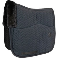 Produktbild von Kentucky Horsewear Dressurschabracke Velvet aus Velours Schwarz für Warmblut