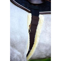 Produktbild von Kentucky Horsewear Sattelgurt aus Nylon mit Lammfell in Braun und Weiß