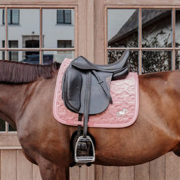 Produktbild von Kentucky Horsewear Sattelunterlage Sammy Show Dressage Rosa für Warmblut