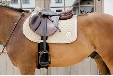 Kentucky Horsewear Schabracke Onion Quilt 3D Logo Springen Beige – Bild 1 von 6