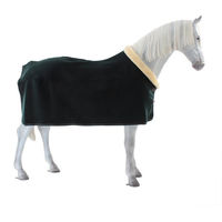 Produktbild von Kentucky Horsewear Show Heavy Fleece Präsentationsdecke für Pferde in Grün
