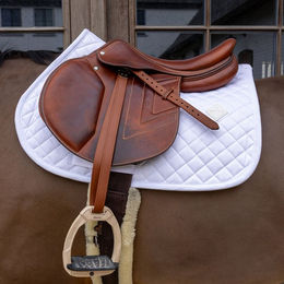 Kentucky Horsewear Skin Friendly Schabracke Diamond mit Lammfell in Weiß für Warmblut – Bild 1 von 3