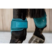 Produktbild von Kentucky Streichkappe Young Horse Velvet Emerald in Grün Türkis Größe S aus Velours