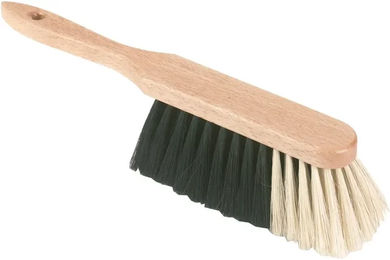 Produktbild von Kerbl Handfeger aus Pferdehaar mit Holzgriff in Braun