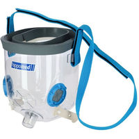Produktbild von Kerbl Hippomed Inhalationsmaske für AirOne Flex Kaltblut aus Kunststoff in Weiß und Transparent