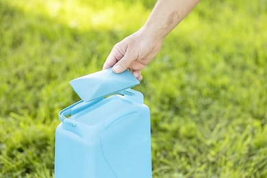 Kerbl Hobbyfarming Futtertrog für Geflügel aus Kunststoff Blau – Bild 1 von 4