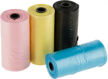 Produktbild von Kerbl Hundekotbeutel Display Set mit 50 Stück in Schwarz und Bunt - 20 Stk.
