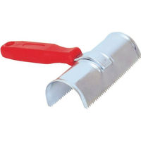 Produktbild von Kerbl Metallstriegel halbrund in Silber und Rot