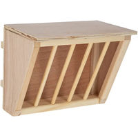 Produktbild von Kerbl Pet Heuraufe aus Holz mit Sitzbrett und Metallbefestigungshaken für Kleintiere 37x17x20cm naturbelassen