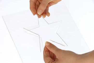 Kerbl Scherschablone für Pferde 3er Set aus Kunststoff in Taupe und Transparent – Bild 1 von 7
