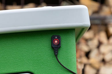 Kerbl SmartCoop Signalleuchte für Hühnerställe aus Kunststoff in Schwarz mit 200cm Anschlusskabel – Bild 1 von 8