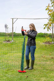 Kerbl TwistButler TB125 Netzaufroller Basisset aus Draht in Rot – Bild 1 von 5