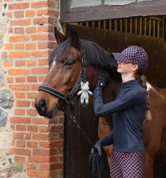 Kingsland KLMona Halfter und Strick aus Kunstleder für Warmblut in Beige oder Braun – Bild 1 von 2