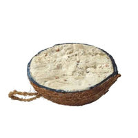 Produktbild von KLASEBO Wildvogelfutter in halben Kokosnüssen mit Erdnussmischung