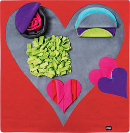 Produktbild von Knauder's Best Sniffpad Schnüffelrasen Heart Intelligenzspielzeug aus Fleece für Hunde und Katzen