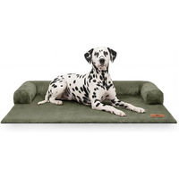 Produktbild von Knuffelwuff Hundekissen Hudson aus Cord in Grün