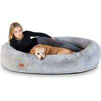 Produktbild von Knuffelwuff Plufi Hundebett XXL mit Memory Foam in Grau für alle Altersstufen