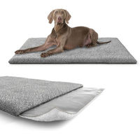 Produktbild von Knuffelwuff selbstwärmende Hundematte Melbourne aus Lammfellimitat Grau 100x70cm