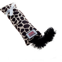 Produktbild von KONG Kickeroo Katzenspielzeug aus Plüsch mit Katzenminze Giraffe Muster