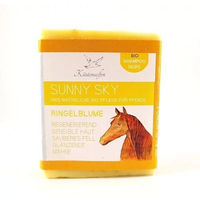 Produktbild von Küstenseifen Manufaktur Bio-Pferdeseife Sunny Sky mit Ringelblume zur Beruhigung empfindlicher Haut und für glänzendes Fell