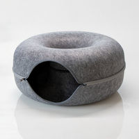 Produktbild von KVOTA Katzenzelt KatzenDonut aus Filz in Grau 60x60x28 cm