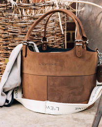Produktbild von L'Evoine Putztasche Le Baquet Espresso aus Leder in Braun