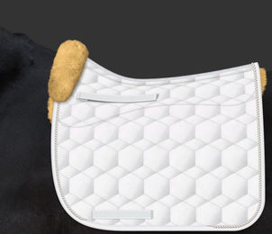 Lammfell Schabracke Dressur Gr. L – Bild 1 von 3